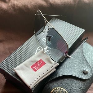 Ray Ban Aviator sunglasses